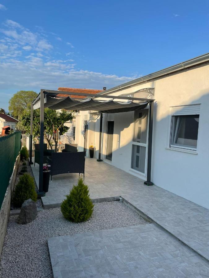 Apartmán Apartman Ana Crno Exteriér fotografie